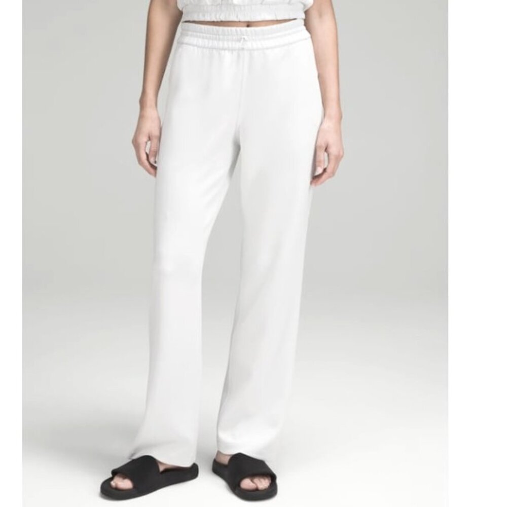 NWOT Lululemon Softstreme High-Rise Pant Regular Size 4